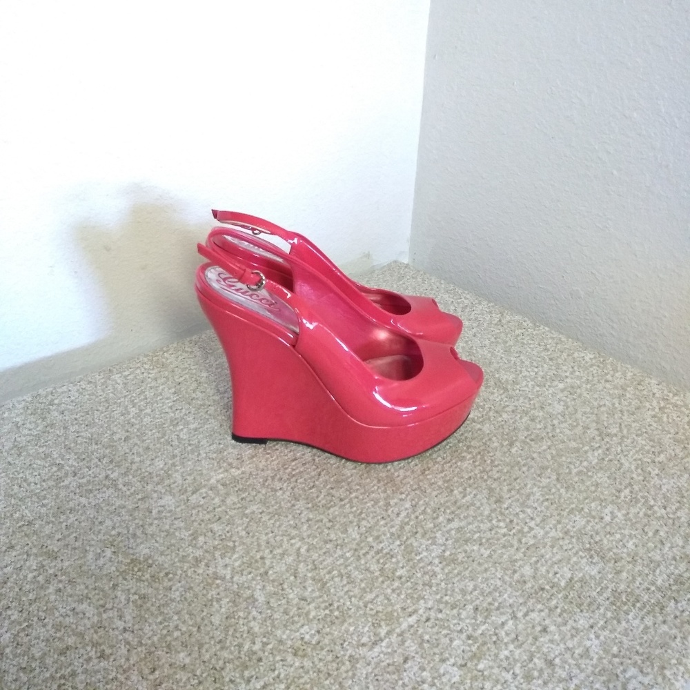 Gucci Red Gloss Patent Leather Sandals